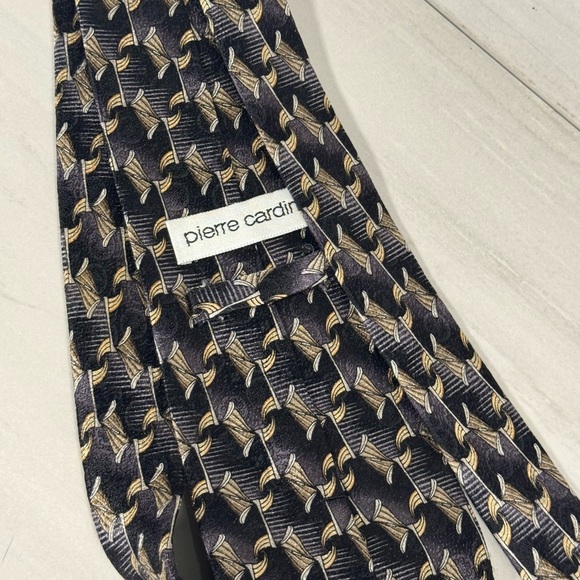 Pierre Cardin Elegant Black and Gold Men's Tie - Picture 2 of 2